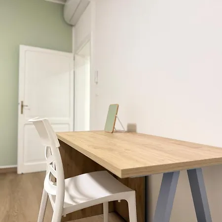 Apartment Modern 2bd Flat With Free Private Parking *