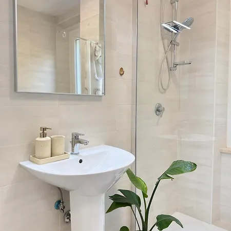 Modern 2bd Flat With Free Private Parking * Perugia